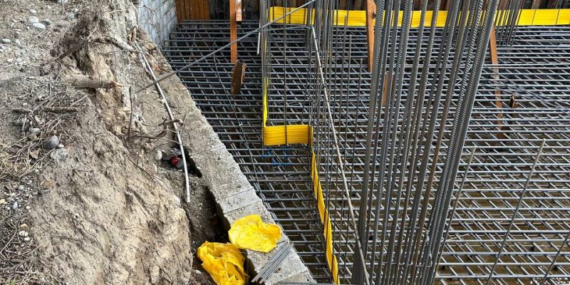 نصب واتر استاپ در فونداسیون برج زنیت پی برج مسکونی ساحلی زنیت تنکابن