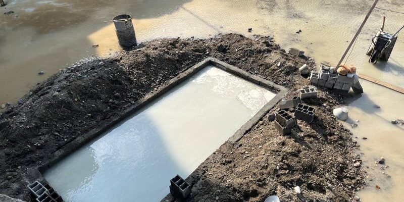 حفر چاله آسانسور پی کنی برج مسکونی ساحلی زنیت شمال