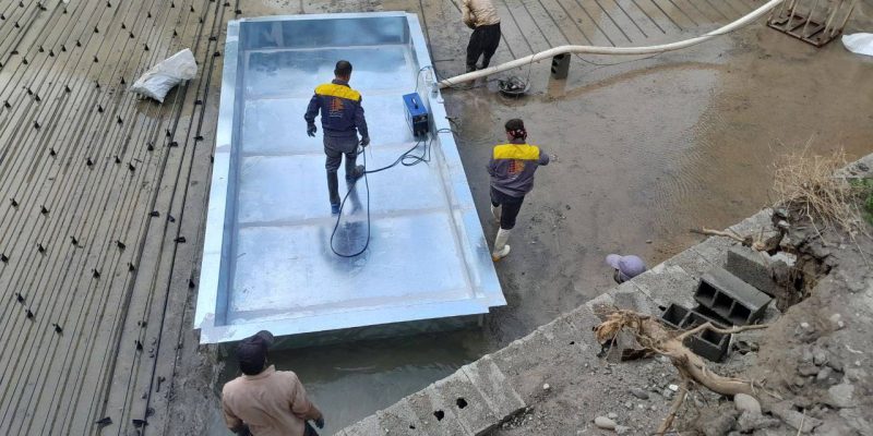 نصب وان فلزی در فونداسیون برج زنیت برای عایق بندی رطوبتی ایزولاسیون برج مسکونی ساحلی زنیت شمال