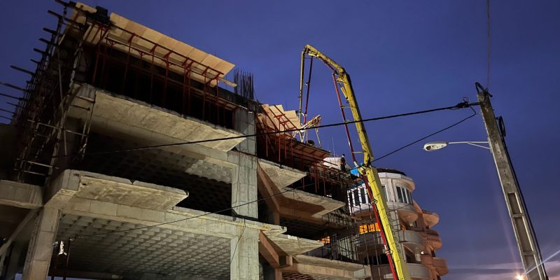 بتن ریزی سقف برج زنیت بتن ریزی برج مسکونی ساحلی زنیت شمال